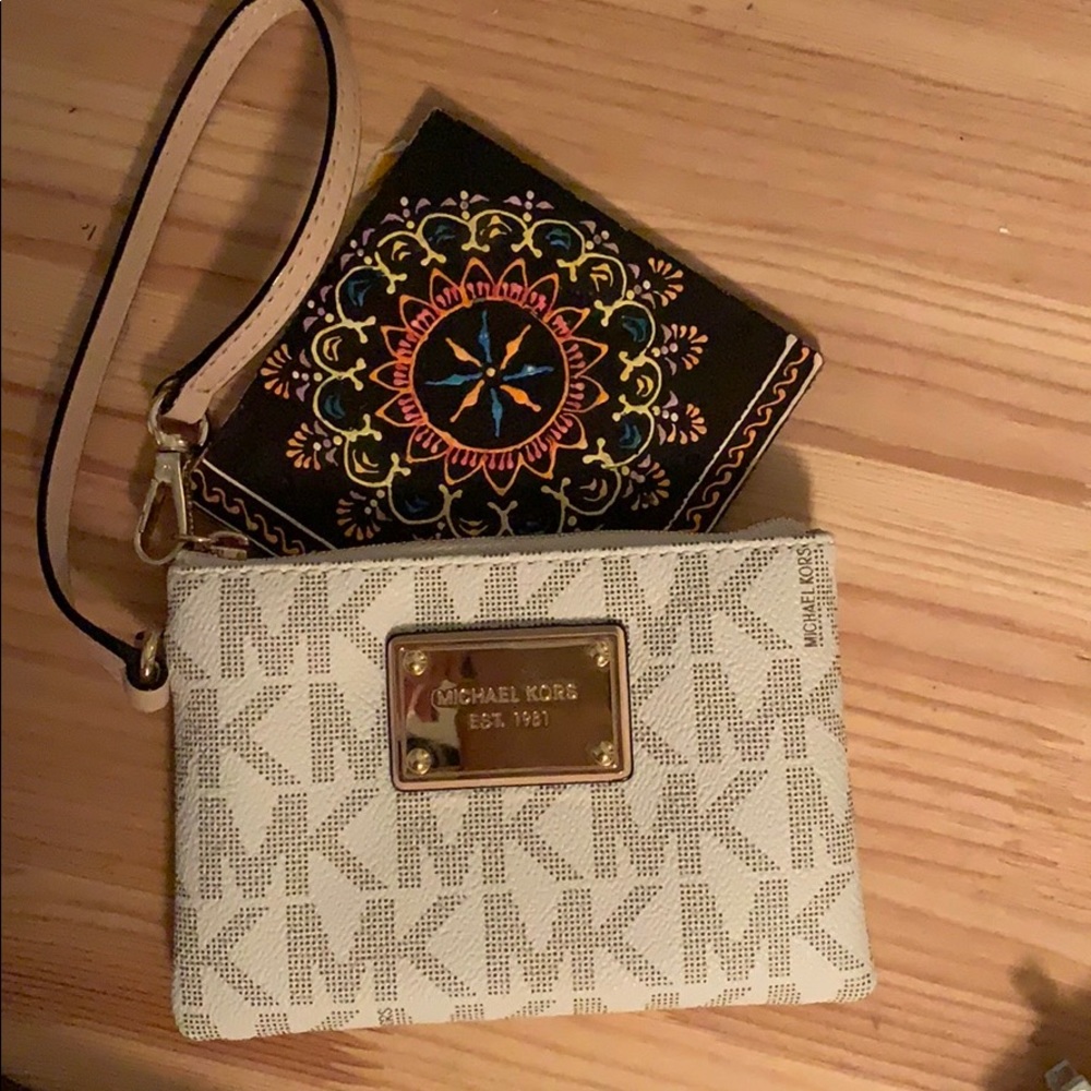NWOT Micheal Kors wristlet